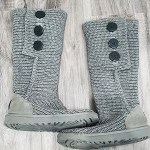 UGG Classic Cardy ll. Size 6. Gray
